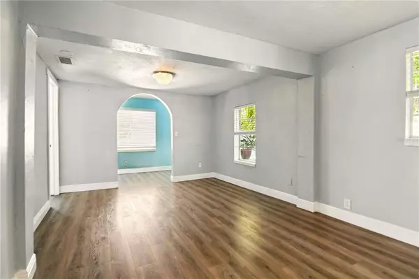 318 PALM ST, New Smyrna Beach, FL 32168