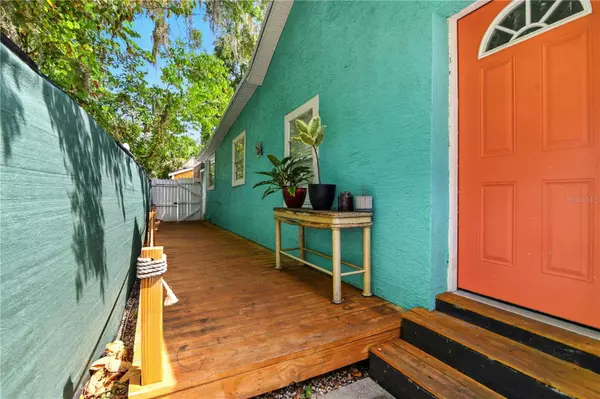 318 PALM ST, New Smyrna Beach, FL 32168