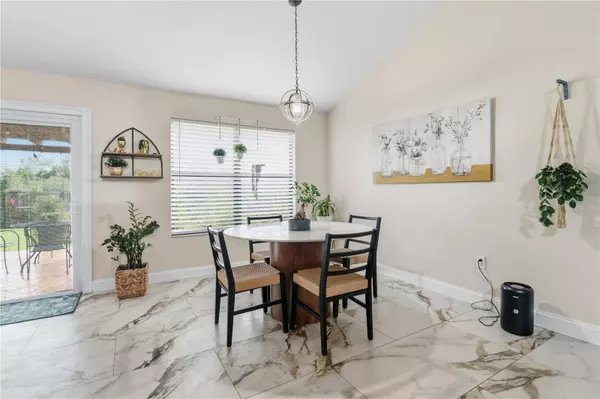 2337 RABENTON RD, Deltona, FL 32738