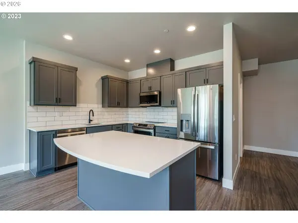 302 N BRIDGETON RD, Portland, OR 97217