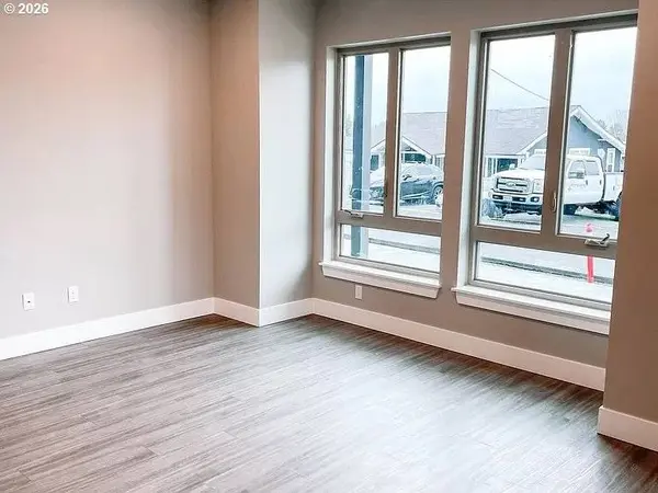 304 N BRIDGETON RD, Portland, OR 97217