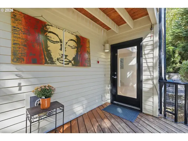 3921 SW SWEETBRIAR DR, Portland, OR 97221