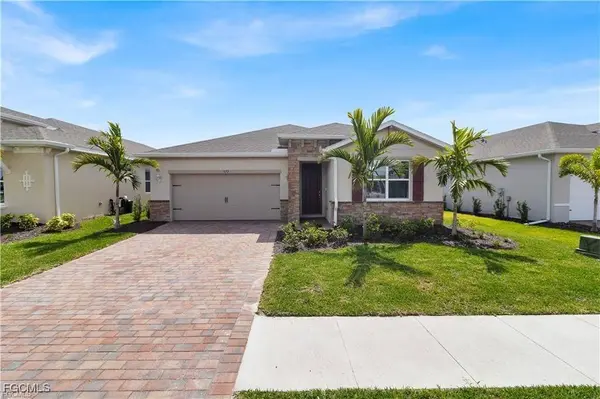 872 Stonewater Lake TER, Cape Coral, FL 33993