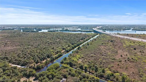 16920 Pelican WAY, North Fort Myers, FL 33917