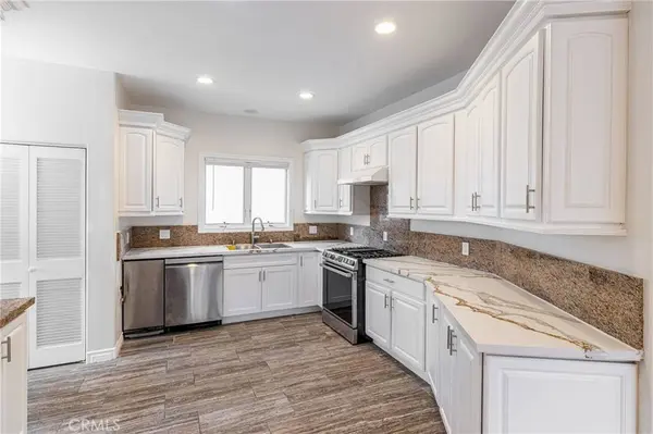 1906 New York DR, Altadena, CA 91001