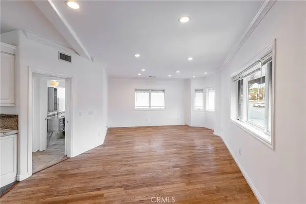 1906 New York DR, Altadena, CA 91001