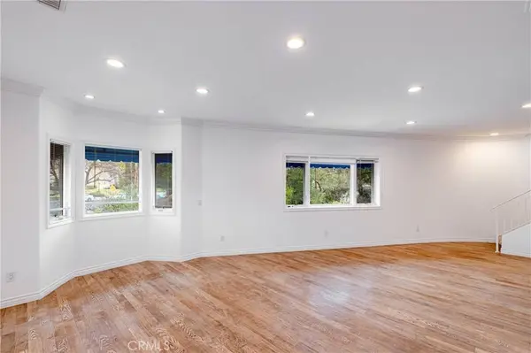 1906 New York DR, Altadena, CA 91001