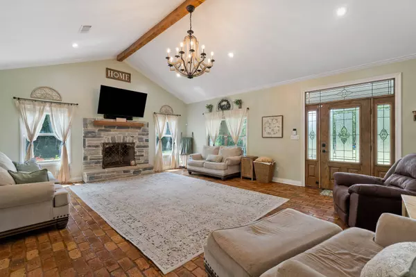 310 Antioch Dr., Laurel, MS 39443