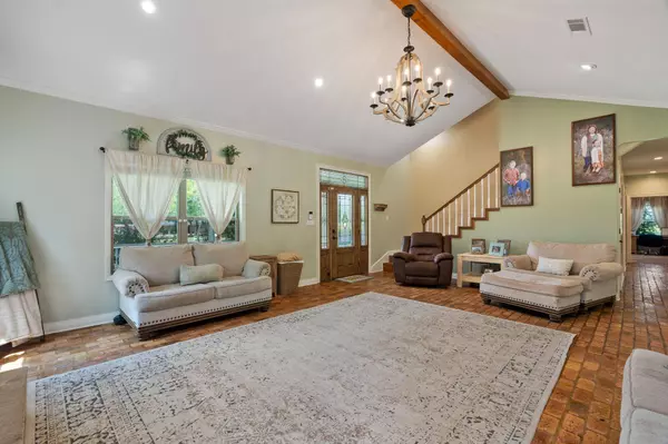 310 Antioch Dr., Laurel, MS 39443