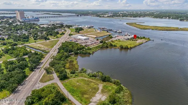 540 Bayview Avenue, Biloxi, MS 39530