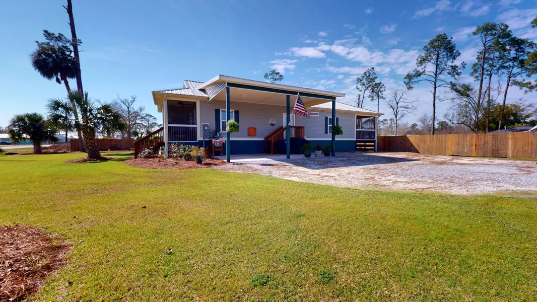 409 16th St, Port St Joe, FL 32456-2043