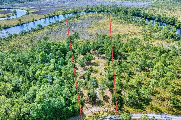 2039 River Bend Plantation Rd, Carrabelle, FL 32322