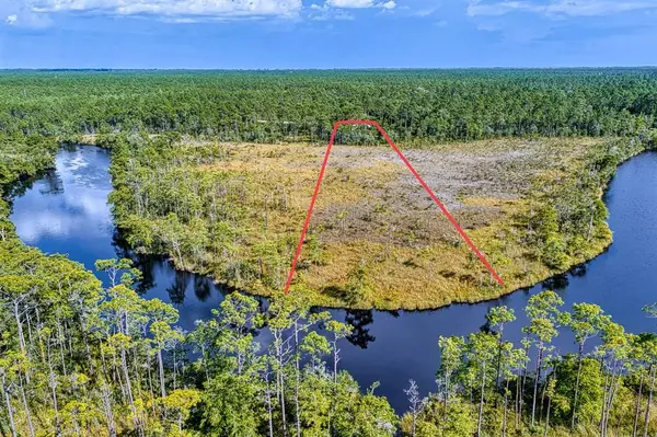 2039 River Bend Plantation Rd, Carrabelle, FL 32322