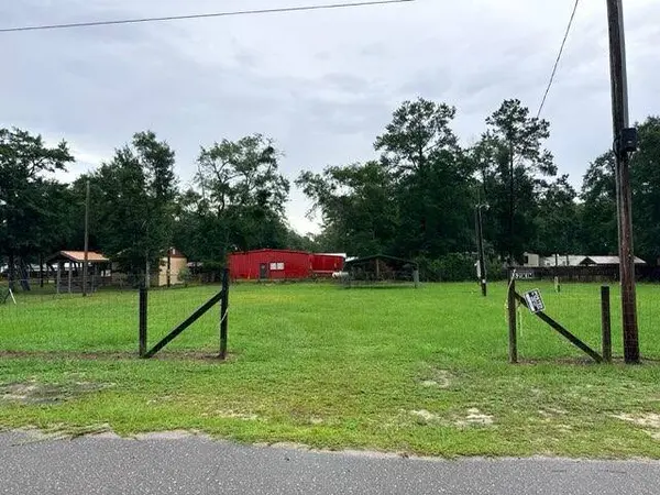 132 S Kim Ave, Wewahitchka, FL 32465