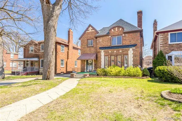 18062 WOODINGHAM Drive, Detroit, MI 48221