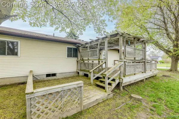 516 WILLIAM G Drive, Capac Vlg, MI 48014