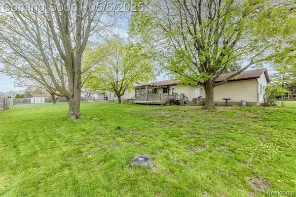 516 WILLIAM G Drive, Capac Vlg, MI 48014