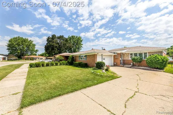 8571 Linda Street, Warren, MI 48093