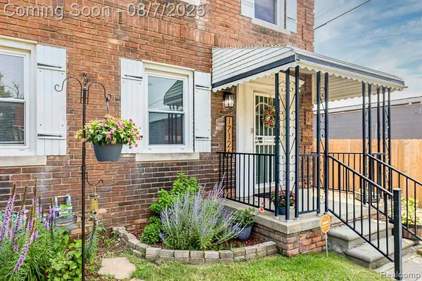 17126 Woodingham Drive, Detroit, MI 48221