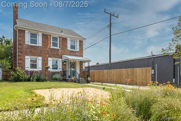 17126 Woodingham Drive, Detroit, MI 48221