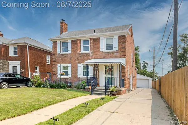 17126 Woodingham Drive, Detroit, MI 48221