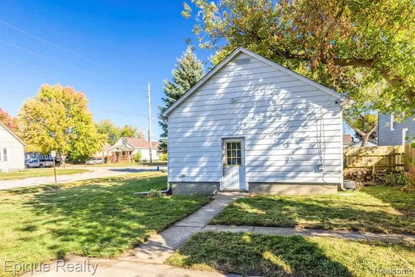 1433 Poplar Street, Port Huron, MI 48060