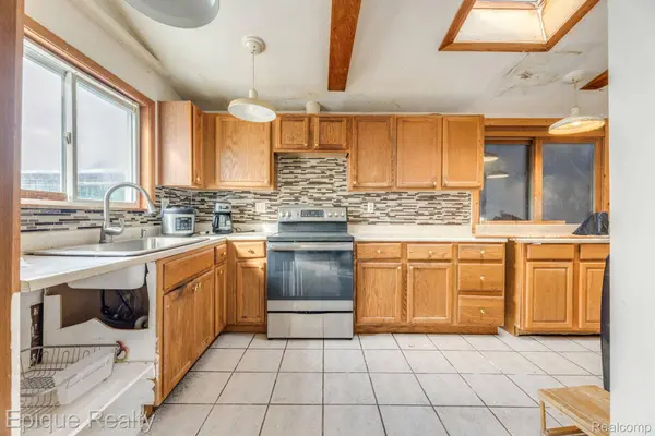 4404 N River RD, Fort Gratiot Charter Township, MI 48059