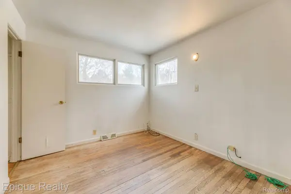 4404 N River RD, Fort Gratiot Charter Township, MI 48059