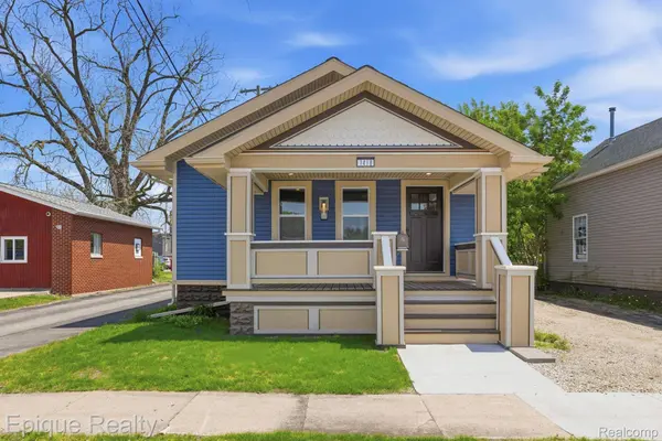 1418 8th ST, Port Huron, MI 48060