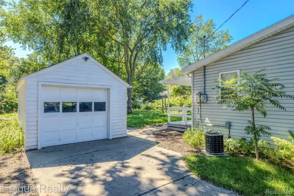 3501 Idle Hour CT, Burtchville Township, MI 48059