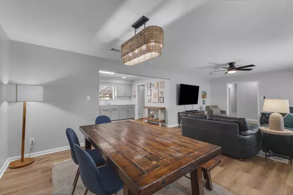 108 Parkwood Dr., Hattiesburg, MS 39402