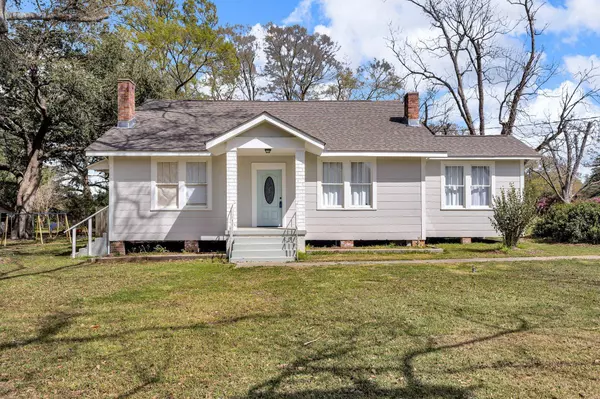 302 Bay St., Purvis, MS 39475