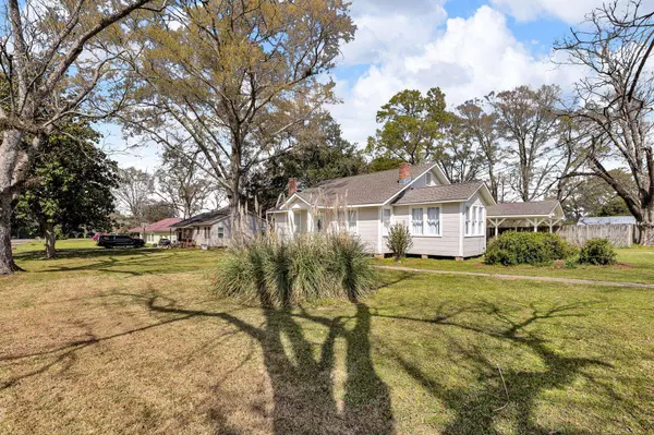 302 Bay St., Purvis, MS 39475