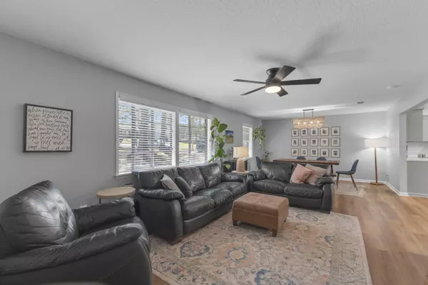 108 Parkwood Dr., Hattiesburg, MS 39402