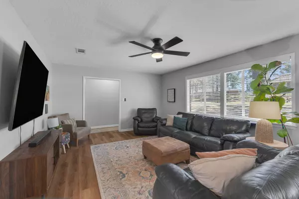 108 Parkwood Dr., Hattiesburg, MS 39402