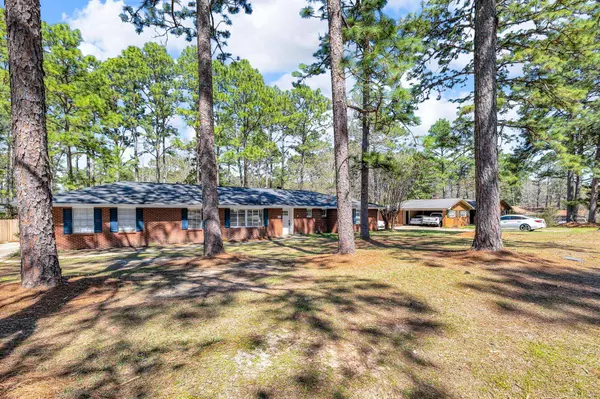 108 Parkwood Dr., Hattiesburg, MS 39402