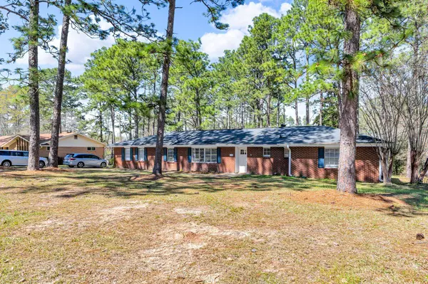 108 Parkwood Dr., Hattiesburg, MS 39402