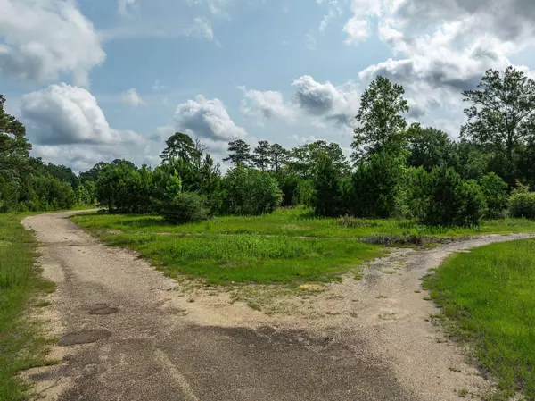 33 Columbia Purvis Rd., Columbia, MS 39429