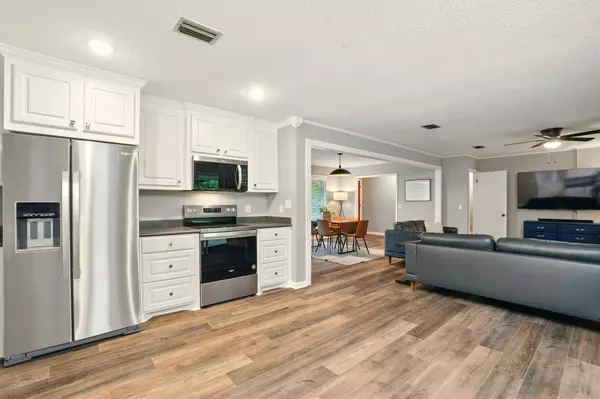 103 Parkwood Dr., Hattiesburg, MS 39402