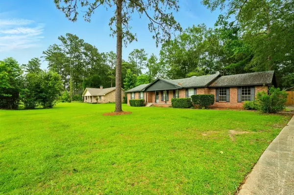 103 Parkwood Dr., Hattiesburg, MS 39402