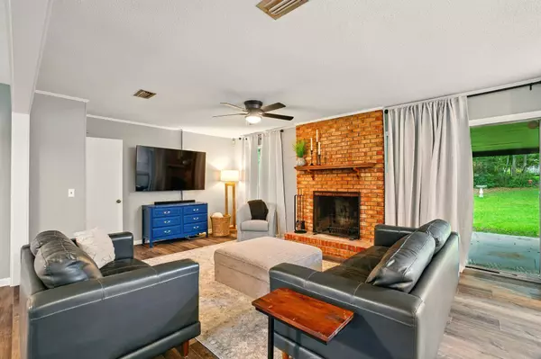 103 Parkwood Dr., Hattiesburg, MS 39402