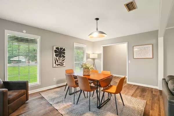 103 Parkwood Dr., Hattiesburg, MS 39402