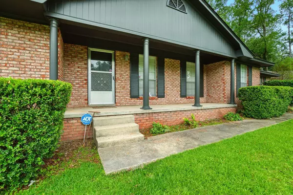 103 Parkwood Dr., Hattiesburg, MS 39402