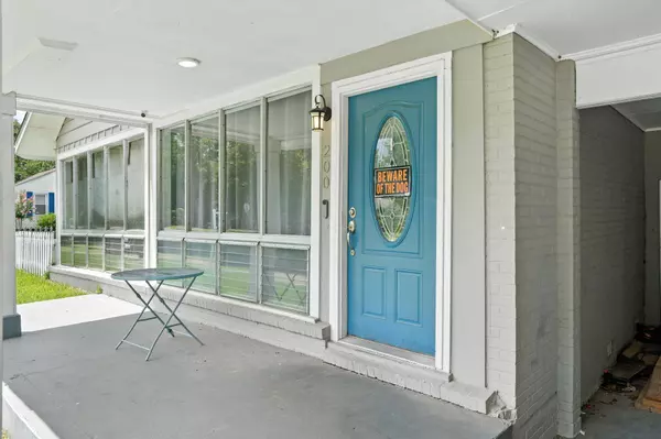 200 N 21st Ave., Hattiesburg, MS 39401