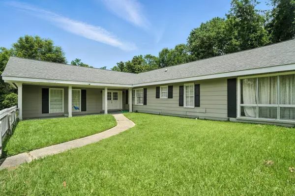 200 N 21st Ave., Hattiesburg, MS 39401