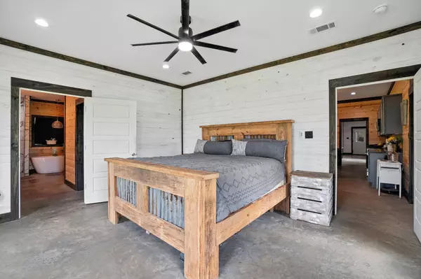 622 Sanford Rd., Moselle, MS 39459