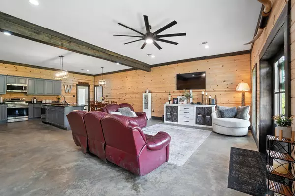 622 Sanford Rd., Moselle, MS 39459