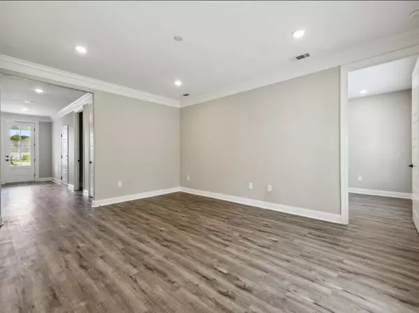 75 N Founders WAY, Hattiesburg, MS 39401