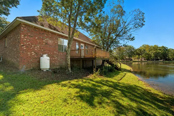 6 Shoreline Dr., Petal, MS 39465