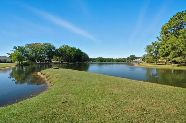 6 Shoreline Dr., Petal, MS 39465